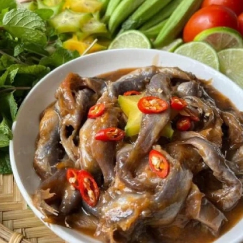 Mắm cá  Linh