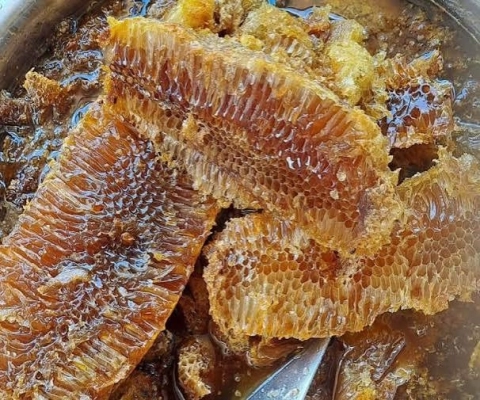 Mật ong rừng nguyên sáp